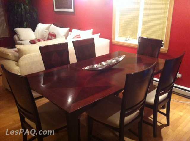Table de cuisine avec 6 chaises