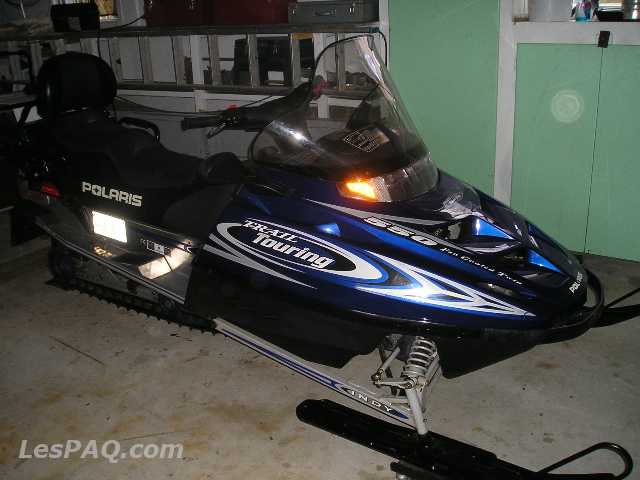 Motoneige POLARIS 550, 2002